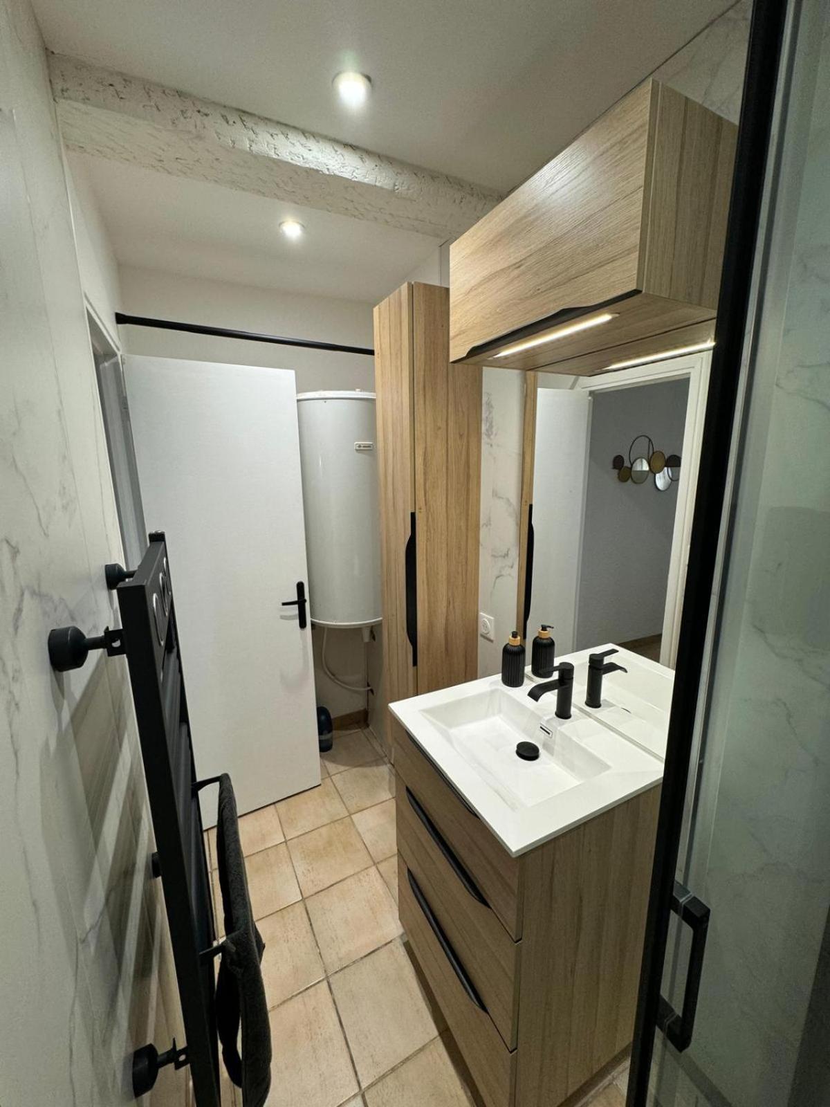 Charmant Appartement En Hypercentre De 卡斯泰尔诺达里 外观 照片